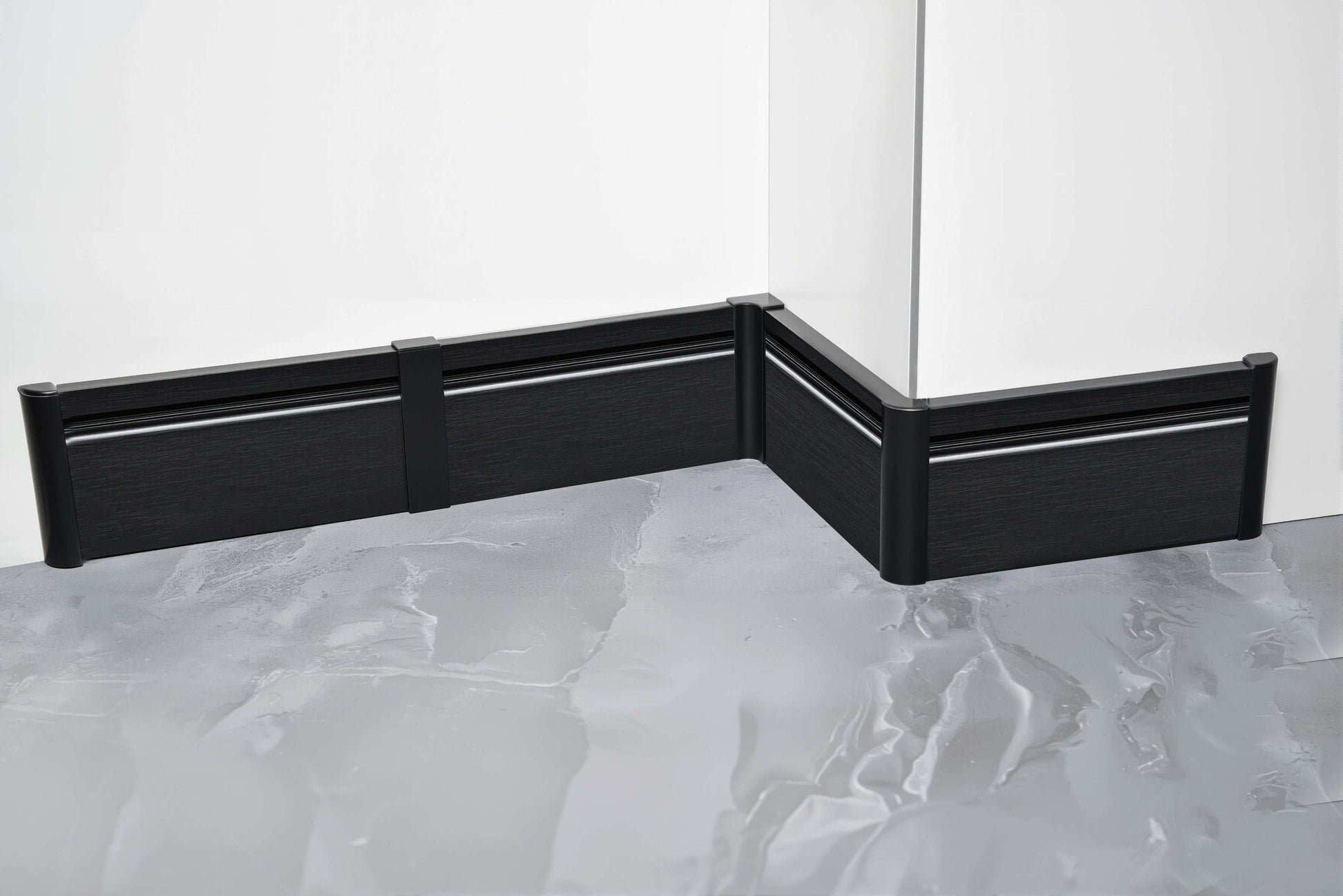 Surface-Mounted Diagonal Light Type – Skirting Board